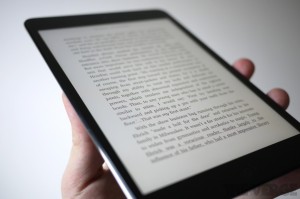 iPadmini_hands_review24_verge_super_wide